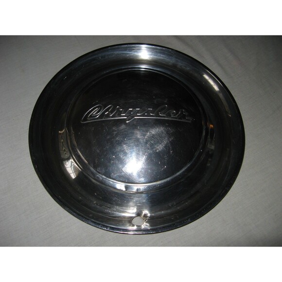 ONE 1949 CHRYSLER NEW YORKER ROYAL WINDSOR SARATOGA HUBCAP WHEEL COVER VINTAGE - Picture 1 of 4
